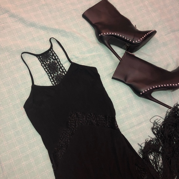 Black classy sassy fringe dress 🖤 - Picture 6 of 7